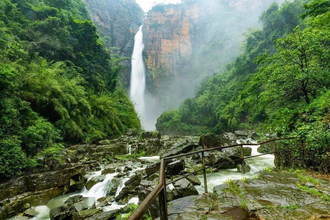 峡谷长达15公里,谷深300多米,被称为是广东十大最美丽地方之一