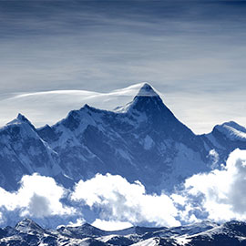 南迦巴瓦峰是林芝地区最高的山，海拔7782米，高度排在世界最高峰行列的第15位。南迦巴瓦这个名字来源于《格萨尔王传》中的“门岭一战”，在这段中将南迦巴瓦峰描绘成状若“长矛直刺苍穹”。南迦巴瓦峰还是西藏最古老的佛教“雍仲本教”的圣地。